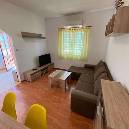 Apartman Belic With Pool