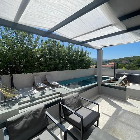 Belic With Pool * Jelsa (Hvar)