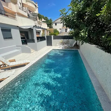 Belic With Pool * Jelsa (Hvar)