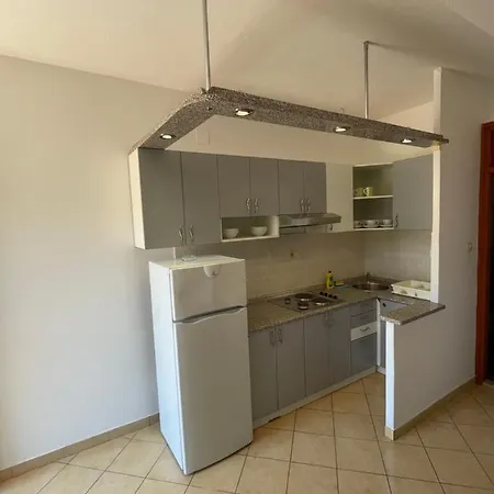 Belic With Pool Apartment