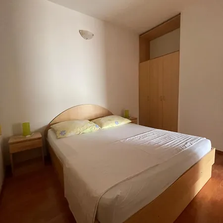 Apartment Belic With Pool Jelsa (Hvar)