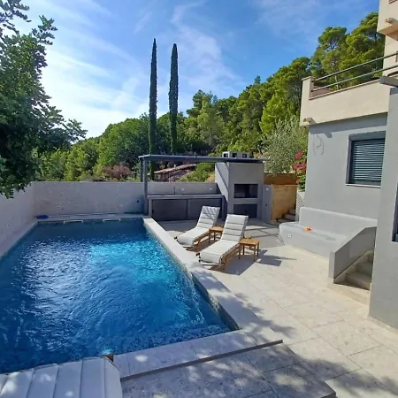 Belic With Pool