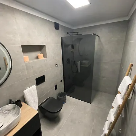 Apartment Belic With Pool