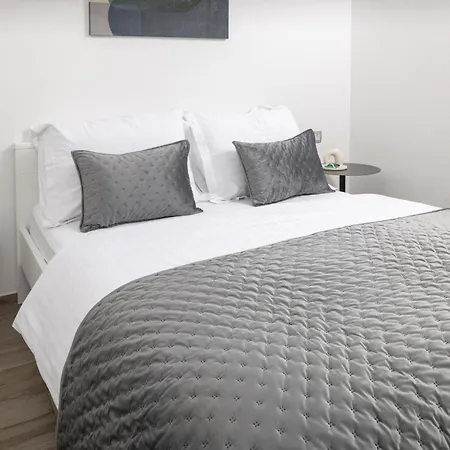 Belic With Pool Apartman Jelsa (Hvar)