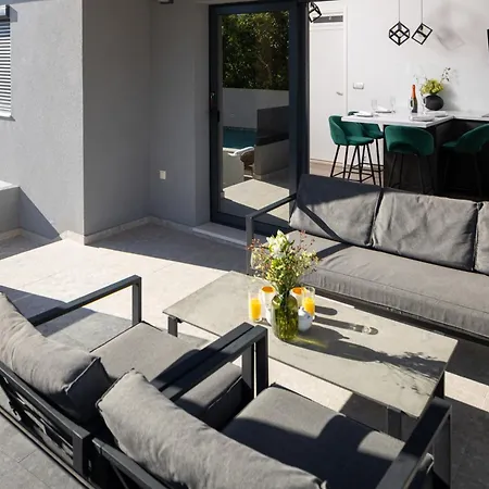 Apartman Belic With Pool
