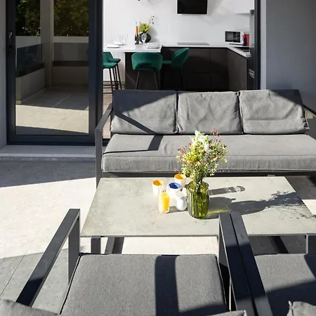 Belic With Pool Apartman Jelsa (Hvar)