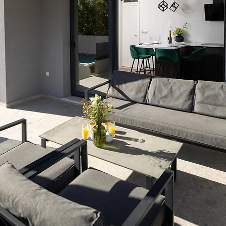 Apartment Belic With Pool *