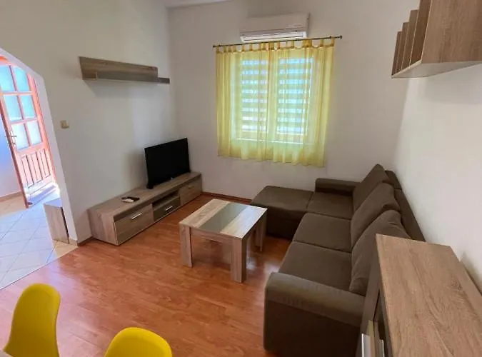 Apartman Belic With Pool