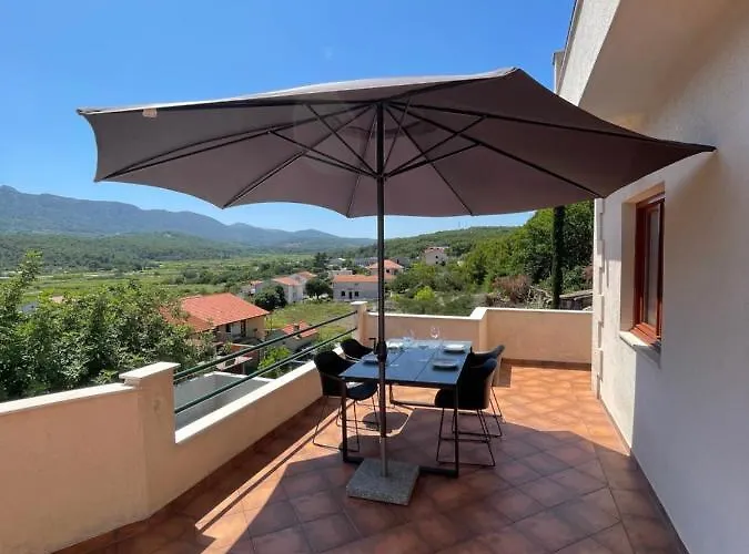 Belic With Pool * Jelsa (Hvar)