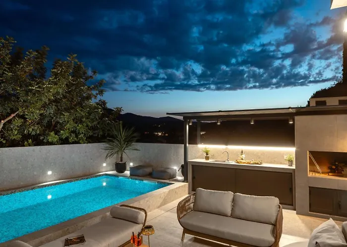 Belic With Pool Lejlighed