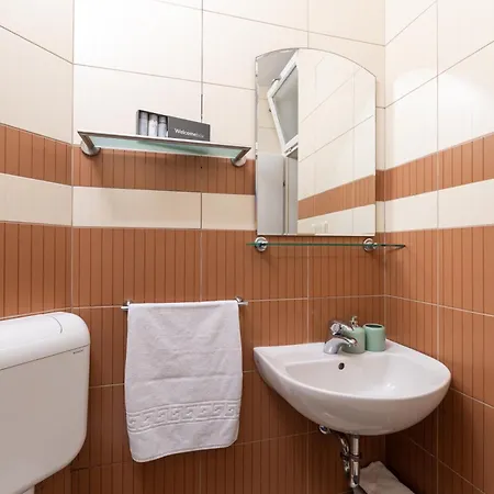 Belic With Pool Appartement