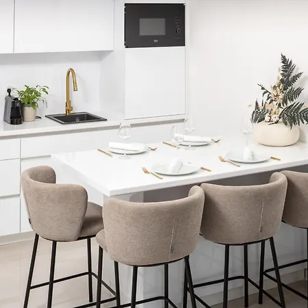 Belic With Pool Appartement *