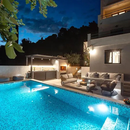 Belic With Pool Appartement