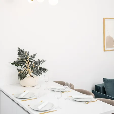 Belic With Pool Appartement *